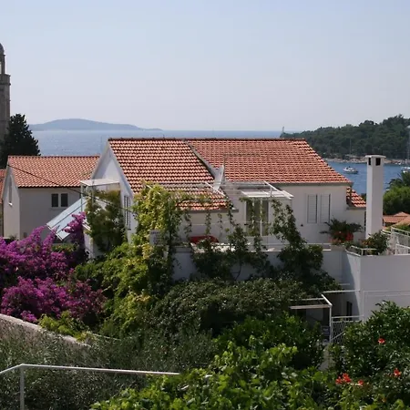 And By The Sea Hvar - 141 Pensionat