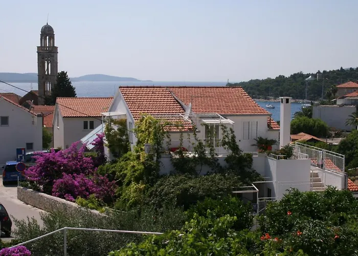 And By The Sea Hvar - 141 Pensionat