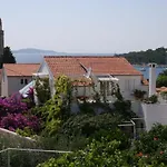And By The Sea Hvar - 141 Guest house