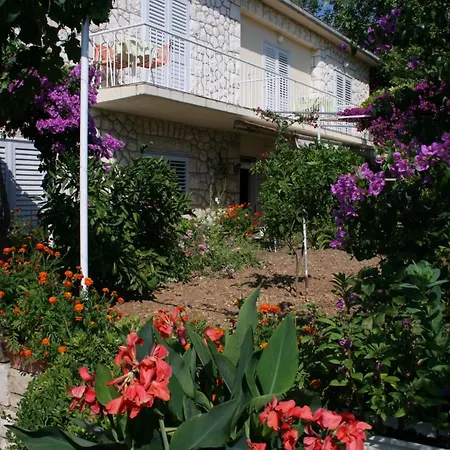 And By The Sea Hvar - 141 Affittacamere 3*