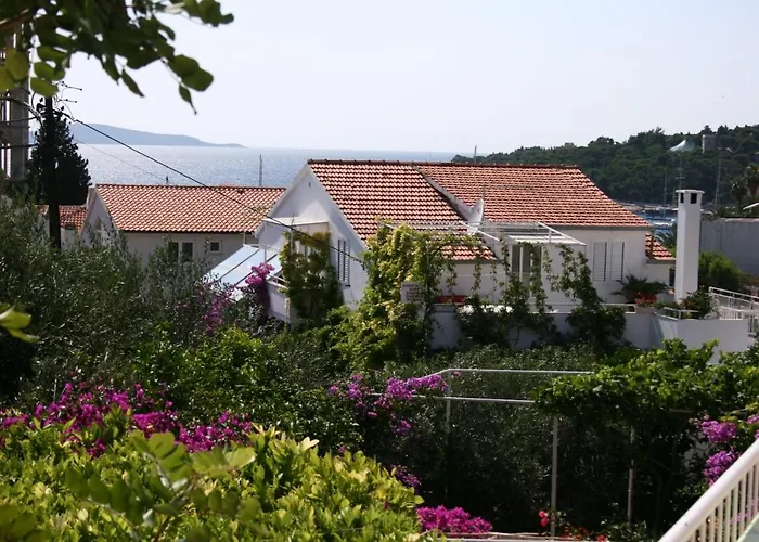 And By The Sea Hvar - 141 Gasthuis 3*