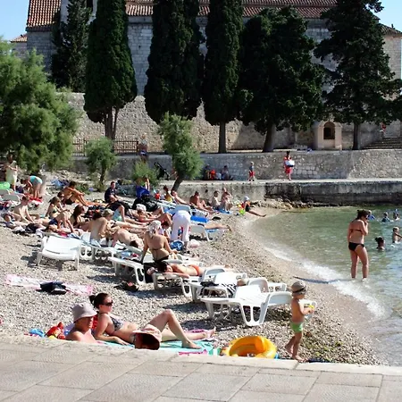 And By The Sea Hvar - 141 Pensionat