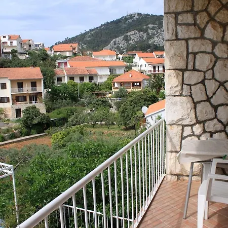 And By The Sea Hvar - 141 Pensionat